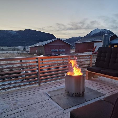 Arctic Lodge Tromvik With Jacuzzi ทรอมโซ ภายนอก รูปภาพ